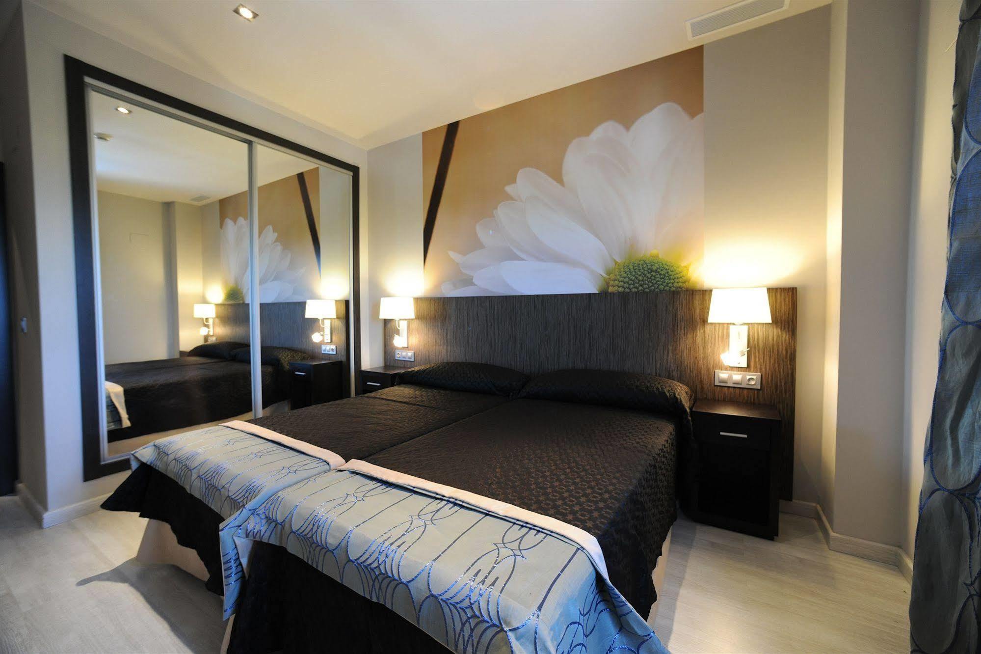 Leo Deluxe Punta Umbria (Adults Only) Leilighet Eksteriør bilde